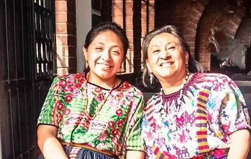  Anny y su mamá. Foto: FB Anny Gabriela Puac. 